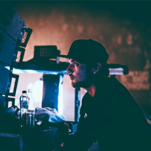 默认封面图片描述