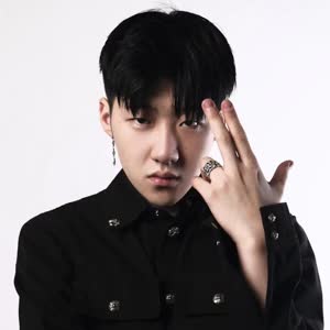 默认封面图片描述